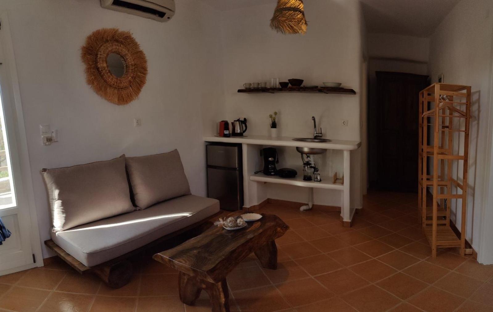 Syros Apartments Suites Chryssonisos Кинион Экстерьер фото